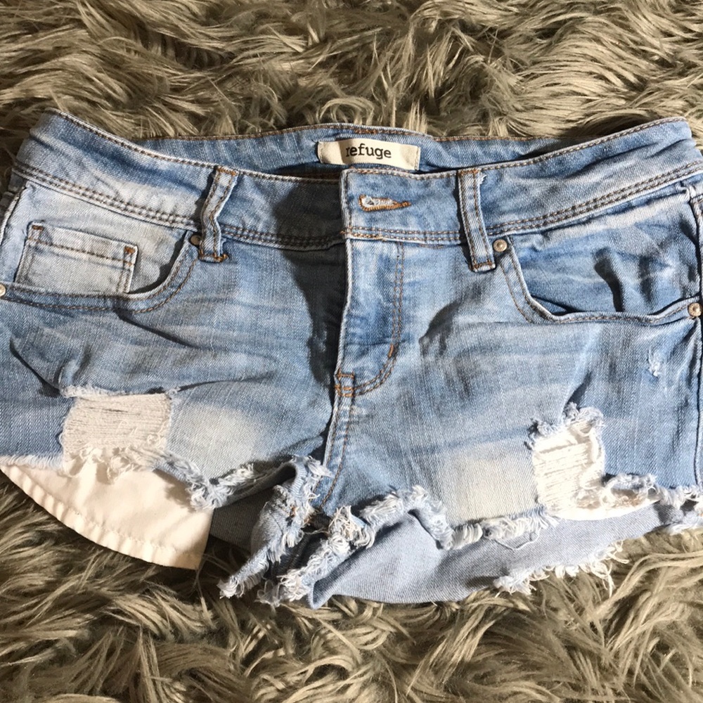 refuge light wash jean shorts